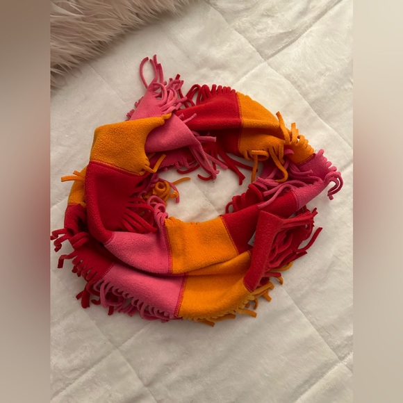 💜Gap Multi colored Scarf - Picture 3 of 4